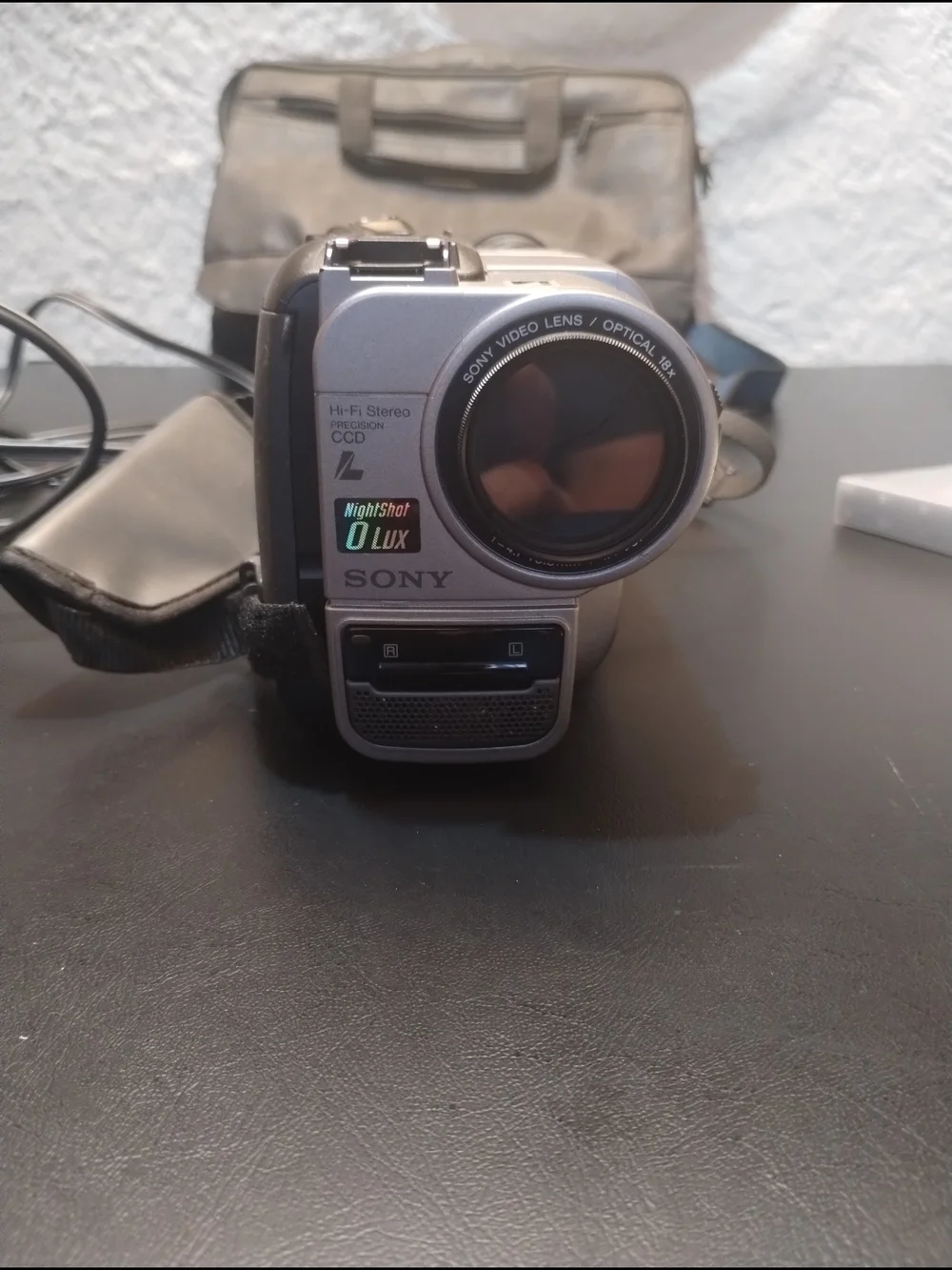 Vintage Sony Handycam CCD-TRV615 Hi-8 With Night Vision And Bag Charger Battery